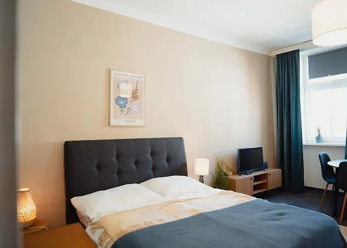 Cozy, Small, New With Free Parking * Vienna